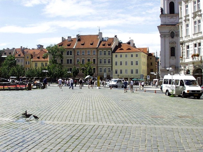 [DOT CD04] Czechia - Prague Old Town - Pigeons; DISPLAY FULL IMAGE.