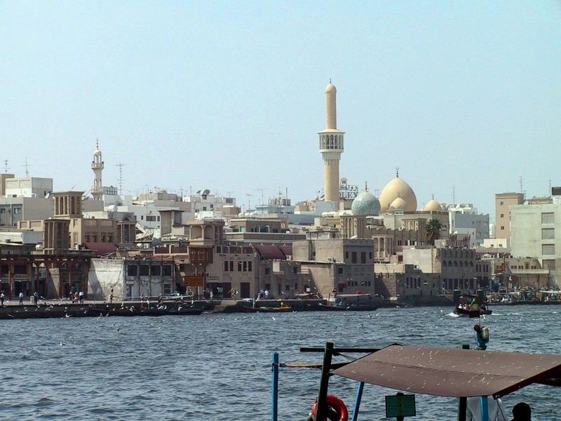 [DOT CD04] United Arab Emirates - Dubai Creek - Gulls; DISPLAY FULL IMAGE.