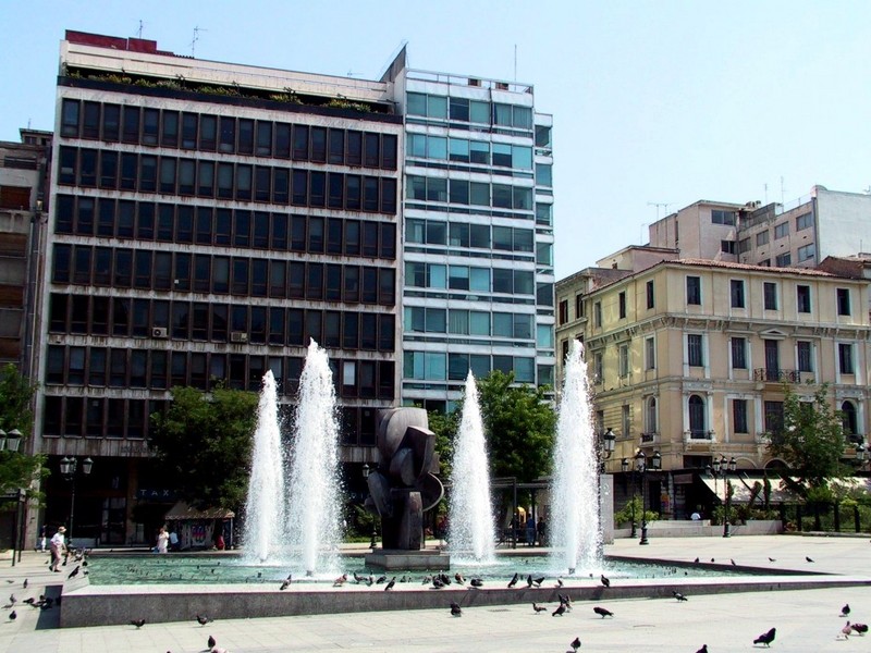 [DOT CD09] Greece Athens Downtown Square - Pigeons; DISPLAY FULL IMAGE.