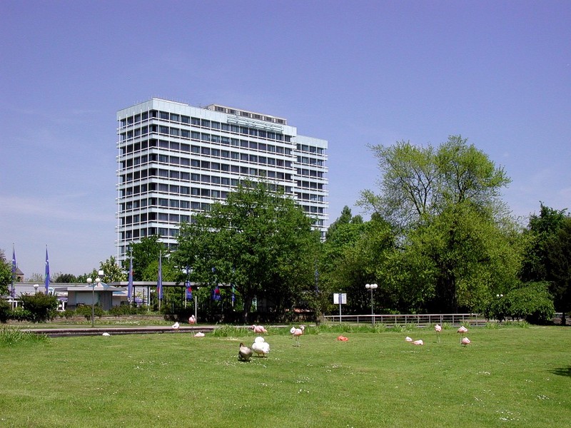 [DOT CD10] Germany, Dortmund, Westphalia Park (Westfalenpark) - Flamingo; DISPLAY FULL IMAGE.