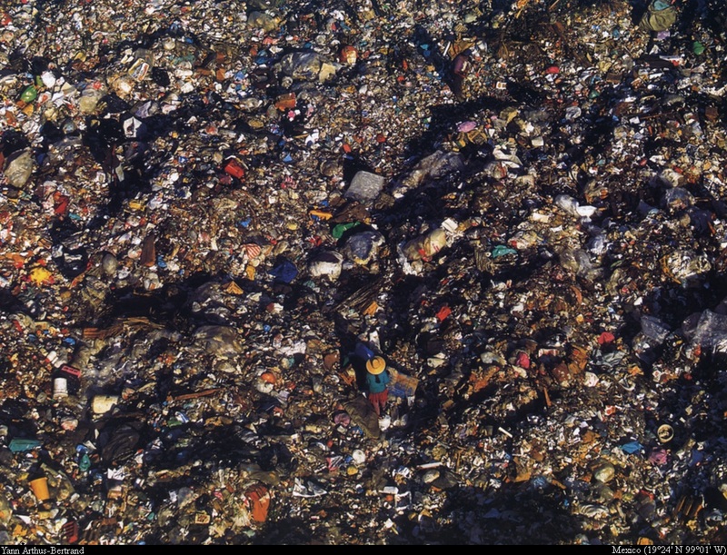 [B14 SLR: Yann Arthus-Bertrand] Mexico City's landfill; DISPLAY FULL IMAGE.