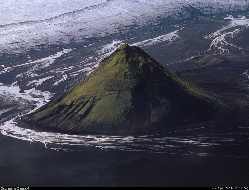 [B14 SLR: Yann Arthus-Bertrand] Mount Maelifell; DISPLAY FULL IMAGE.